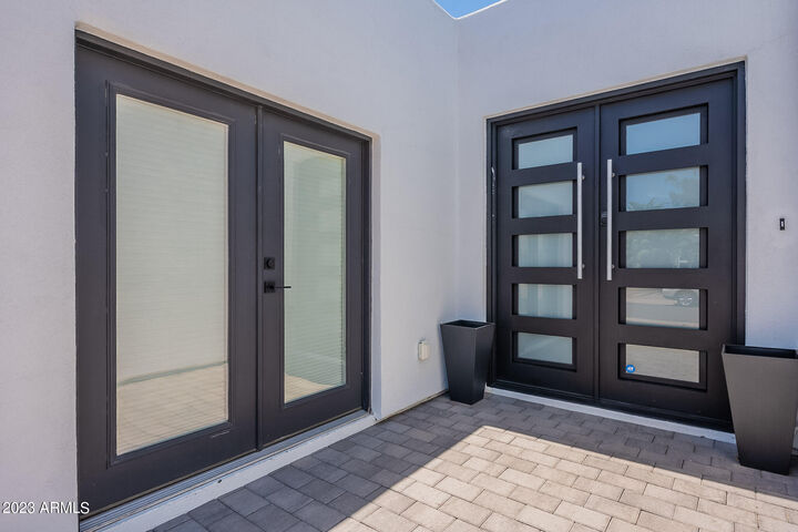 Property Photo: 7761 E Valley Vista Lane AZ 85250