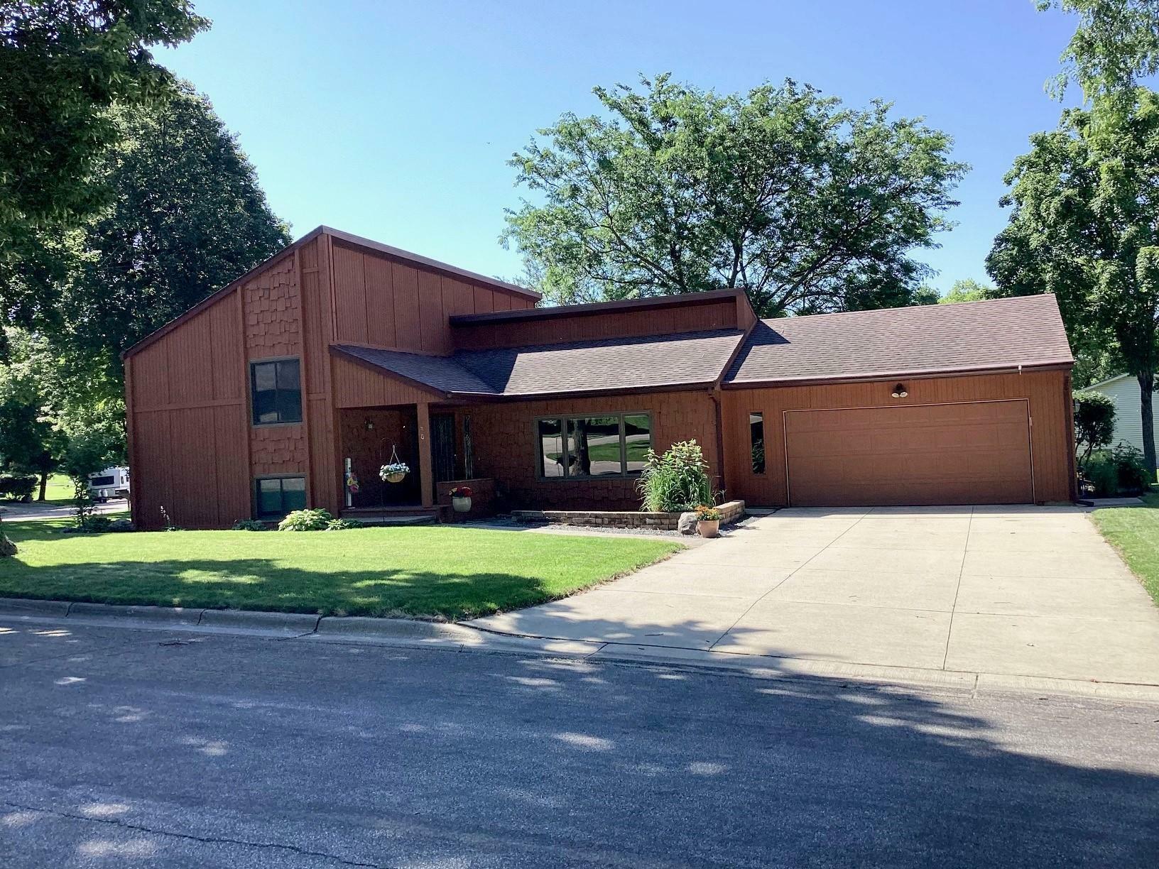 Property Photo:  1301 Oriole Drive  MN 56007 