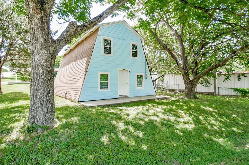 Property Photo:  1701 Smokehouse Road  TX 76049 