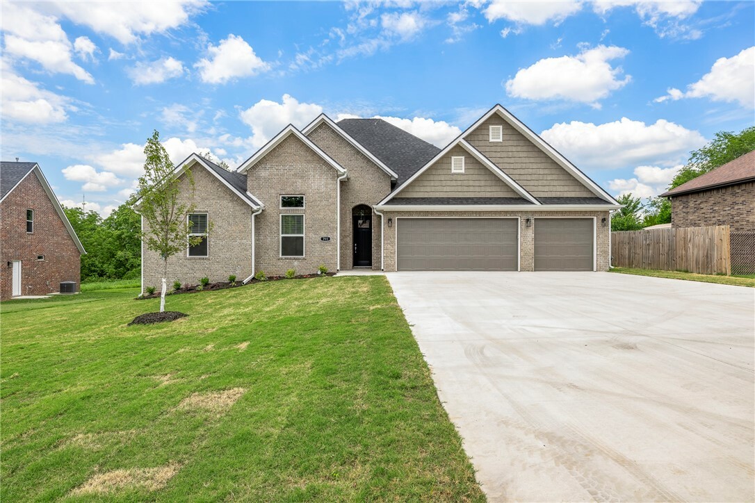 Property Photo: 711 Oakley Street AR 72751