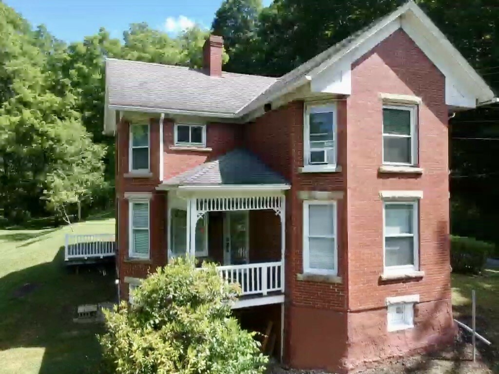 Property Photo:  1093 Barr Run Rd  PA 15345 