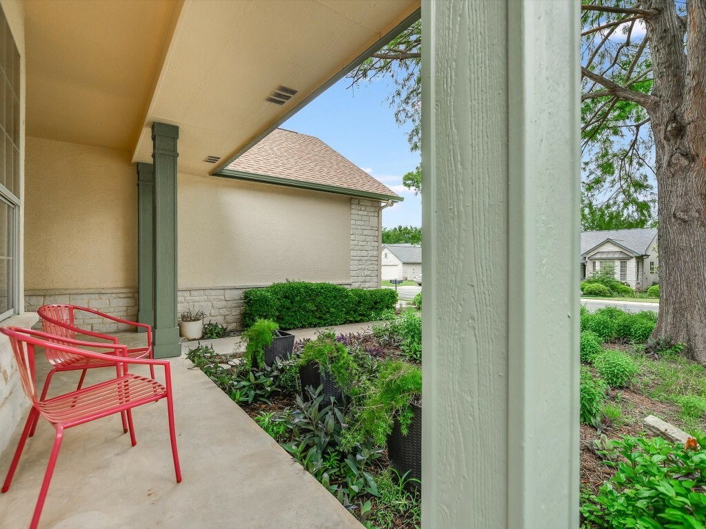 Property Photo:  116 Running Water Street  TX 78633 