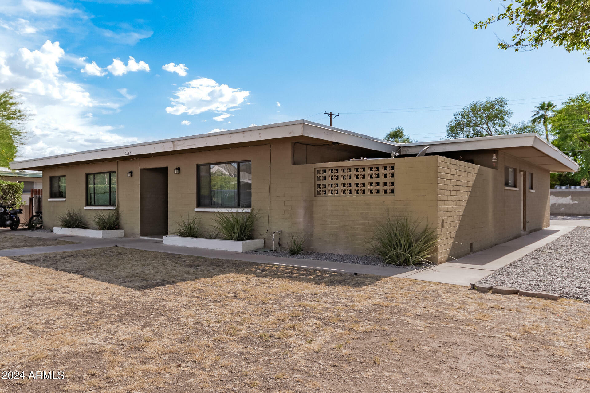 Property Photo:  2122 S Granada Drive  AZ 85282 