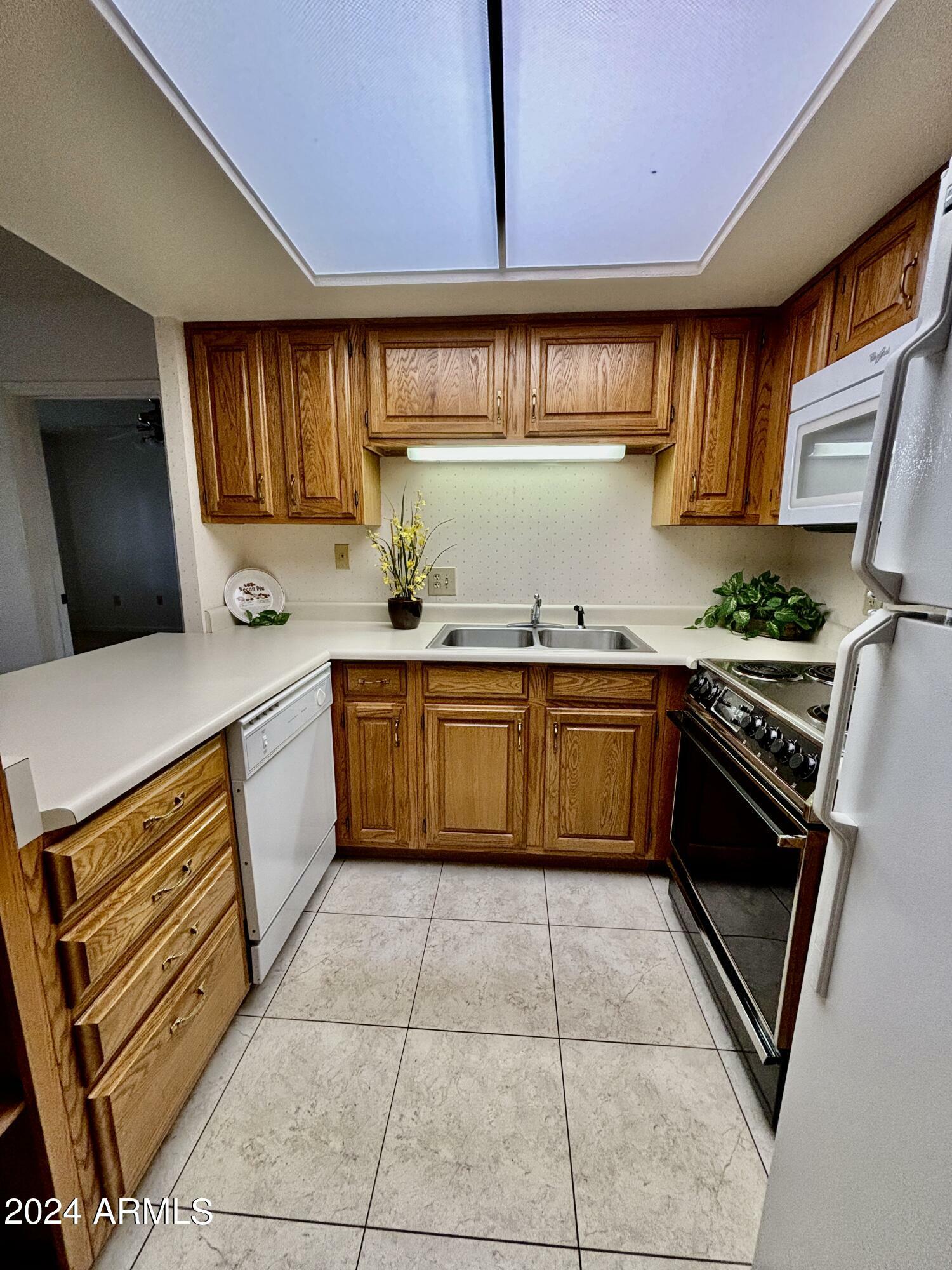 Property Photo: 10330 W Thunderbird Boulevard C123 AZ 85351