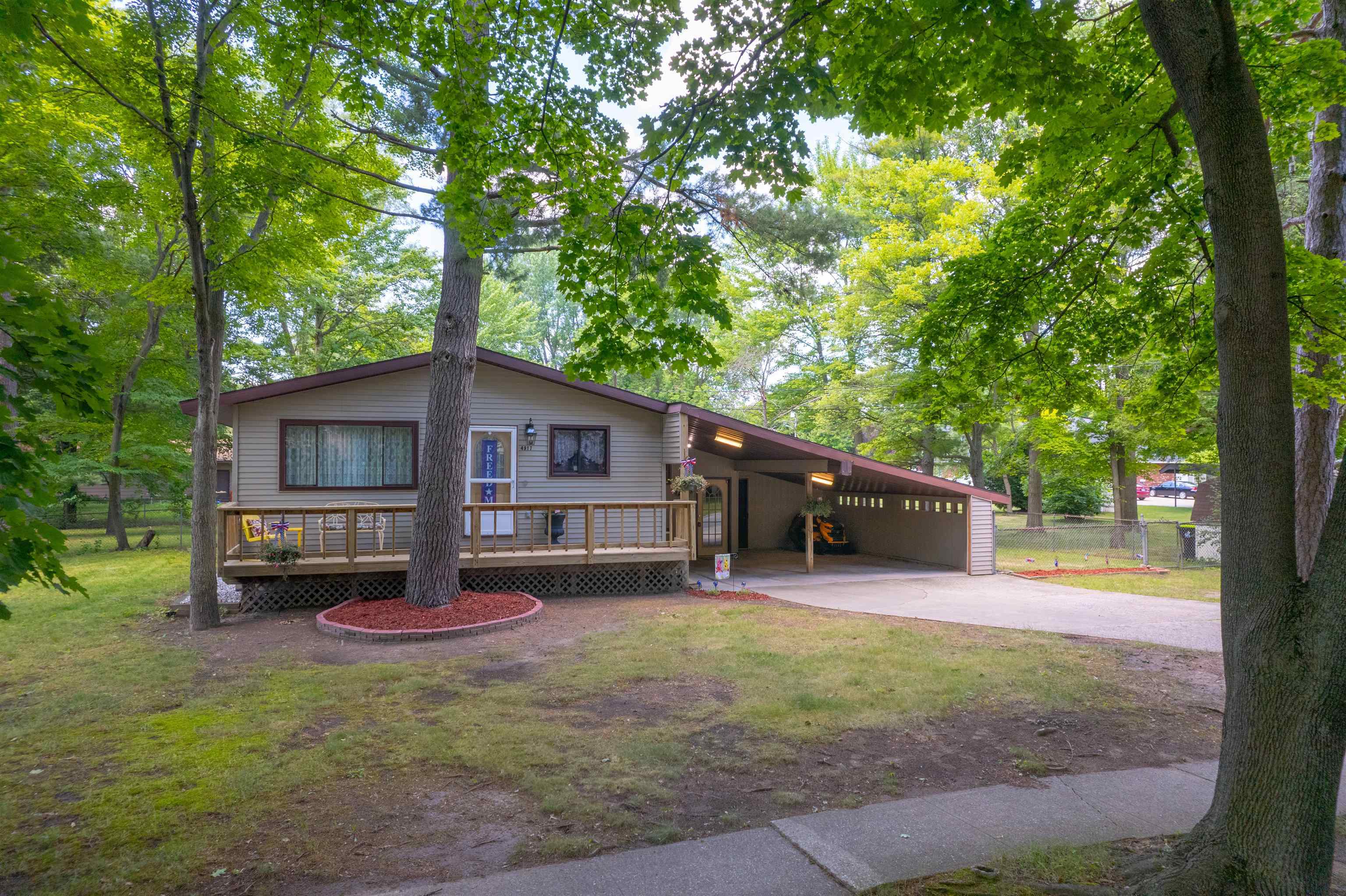 Property Photo:  4917 Russell Street  MI 48640 