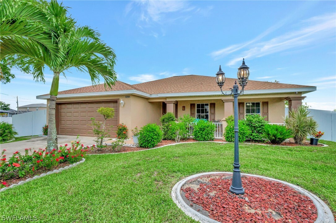 Property Photo:  1206 NE 5th Avenue  FL 33909 