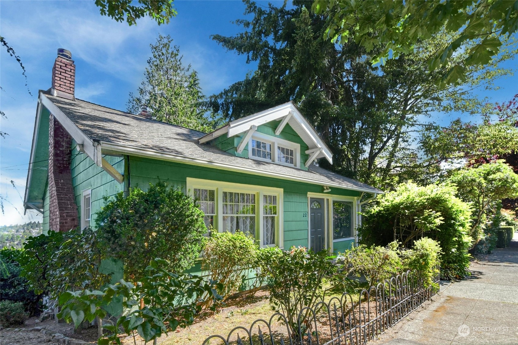 Property Photo:  22 W Fulton Street  WA 98119 