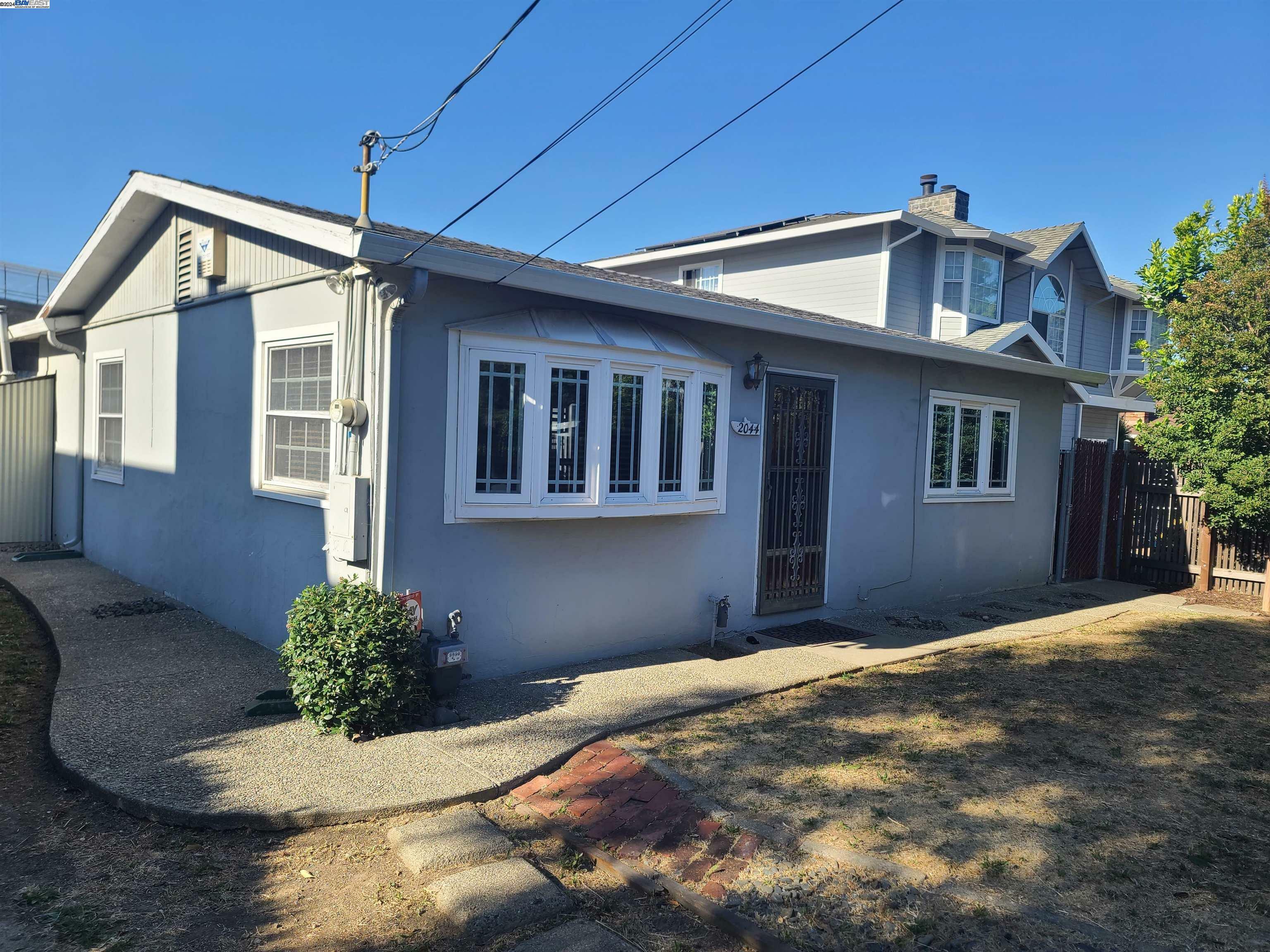 Property Photo:  2044 Vivian St  CA 94546 