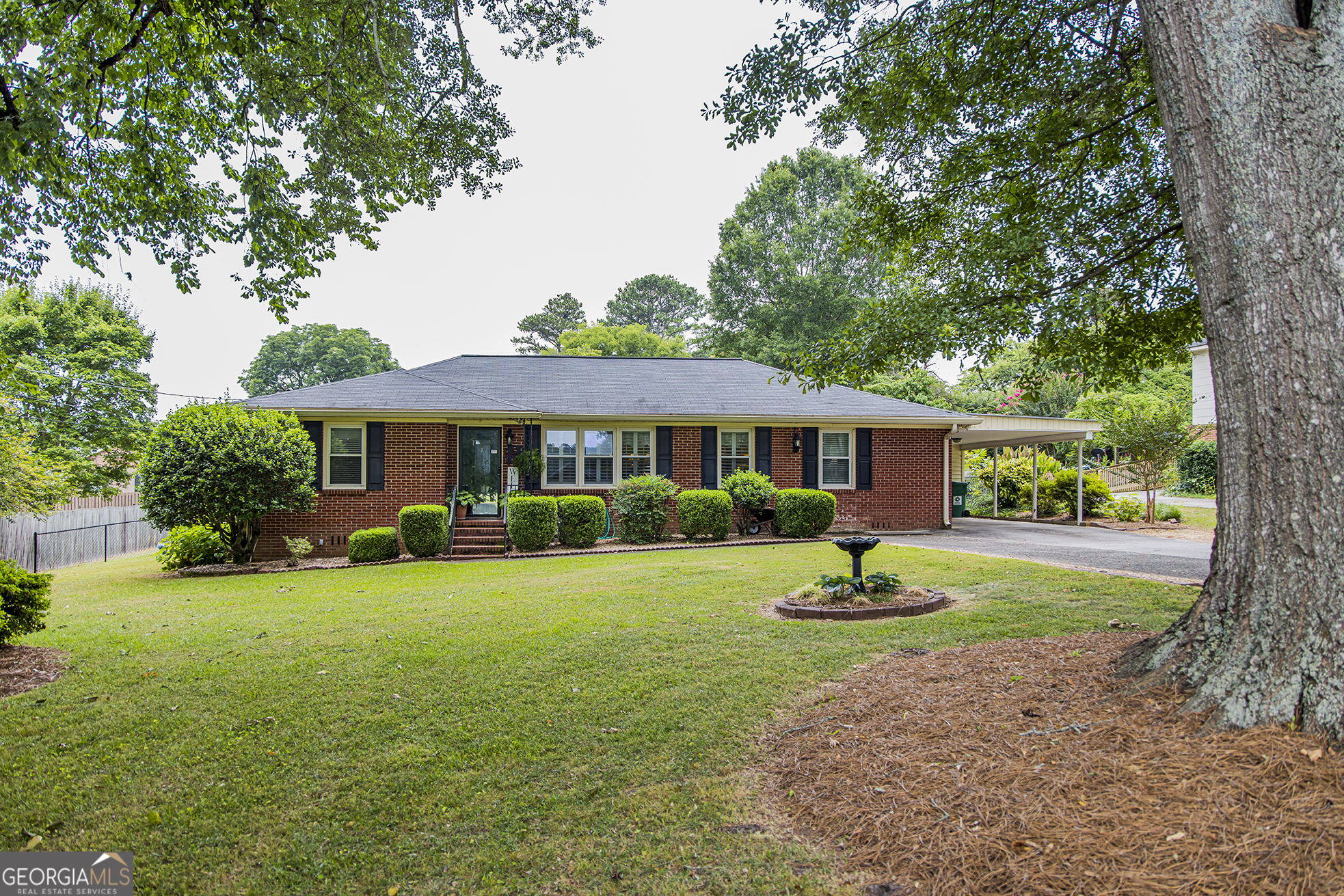 Property Photo:  105 Ellen Hand Circle  GA 30125 