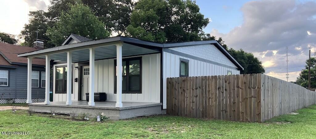Property Photo: 2200 19th Avenue MS 39501