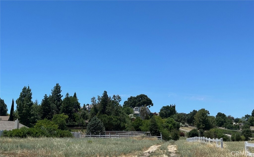 Property Photo:  747 Rolling Hills Road  CA 93446 