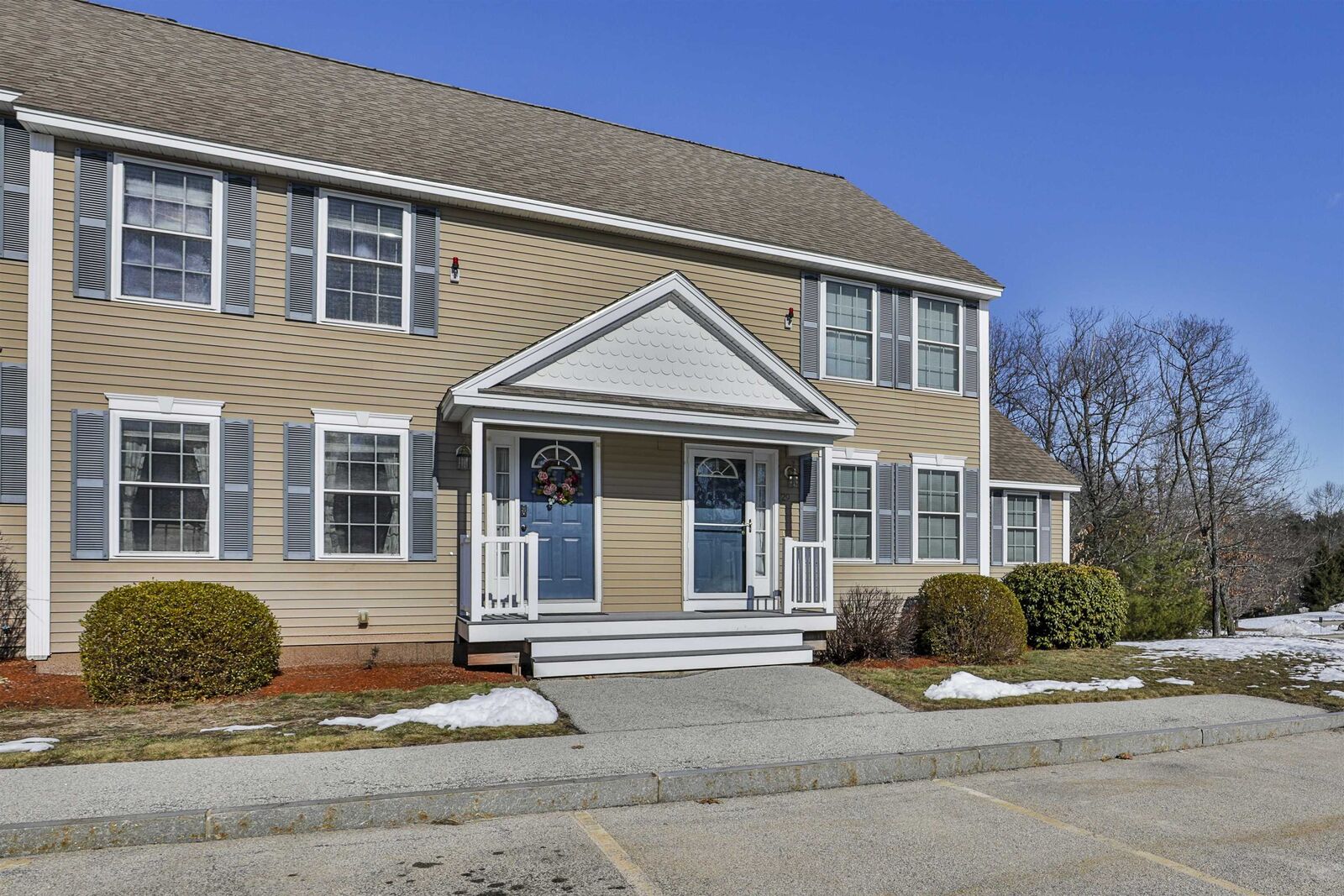 Property Photo: 31 Overlook Circle NH 03051