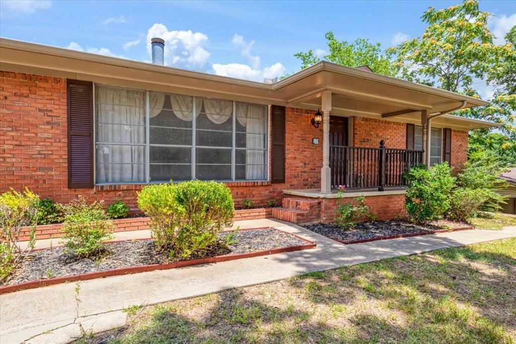 Property Photo:  1227 W Texas Street  TX 75020 