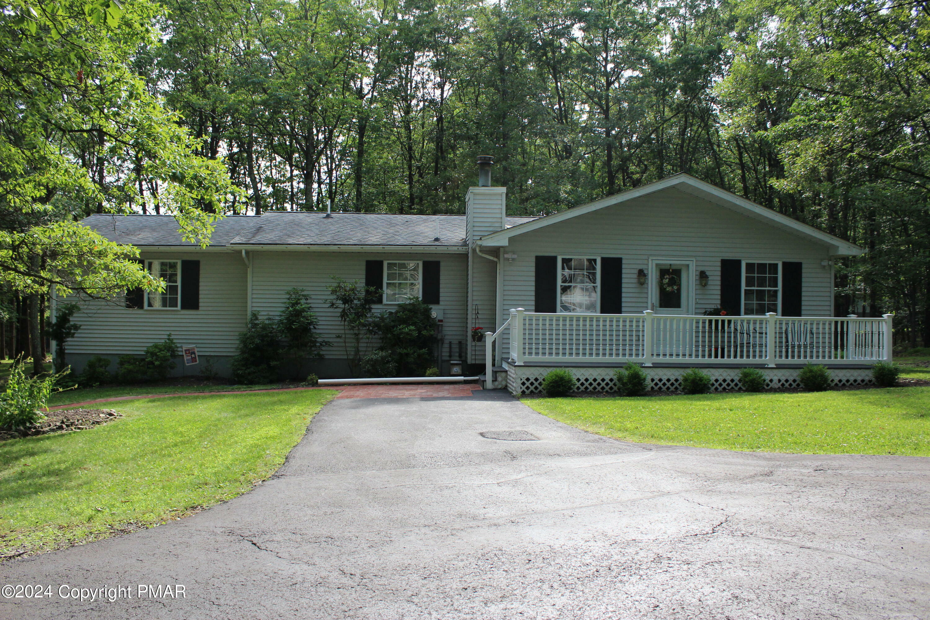 Property Photo:  245 Deer Trail Drive  PA 18353 