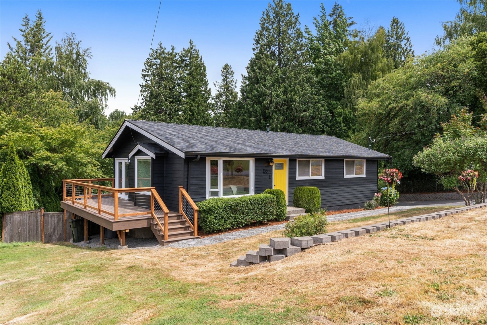 Property Photo:  1324 N 40th Street  WA 98056 