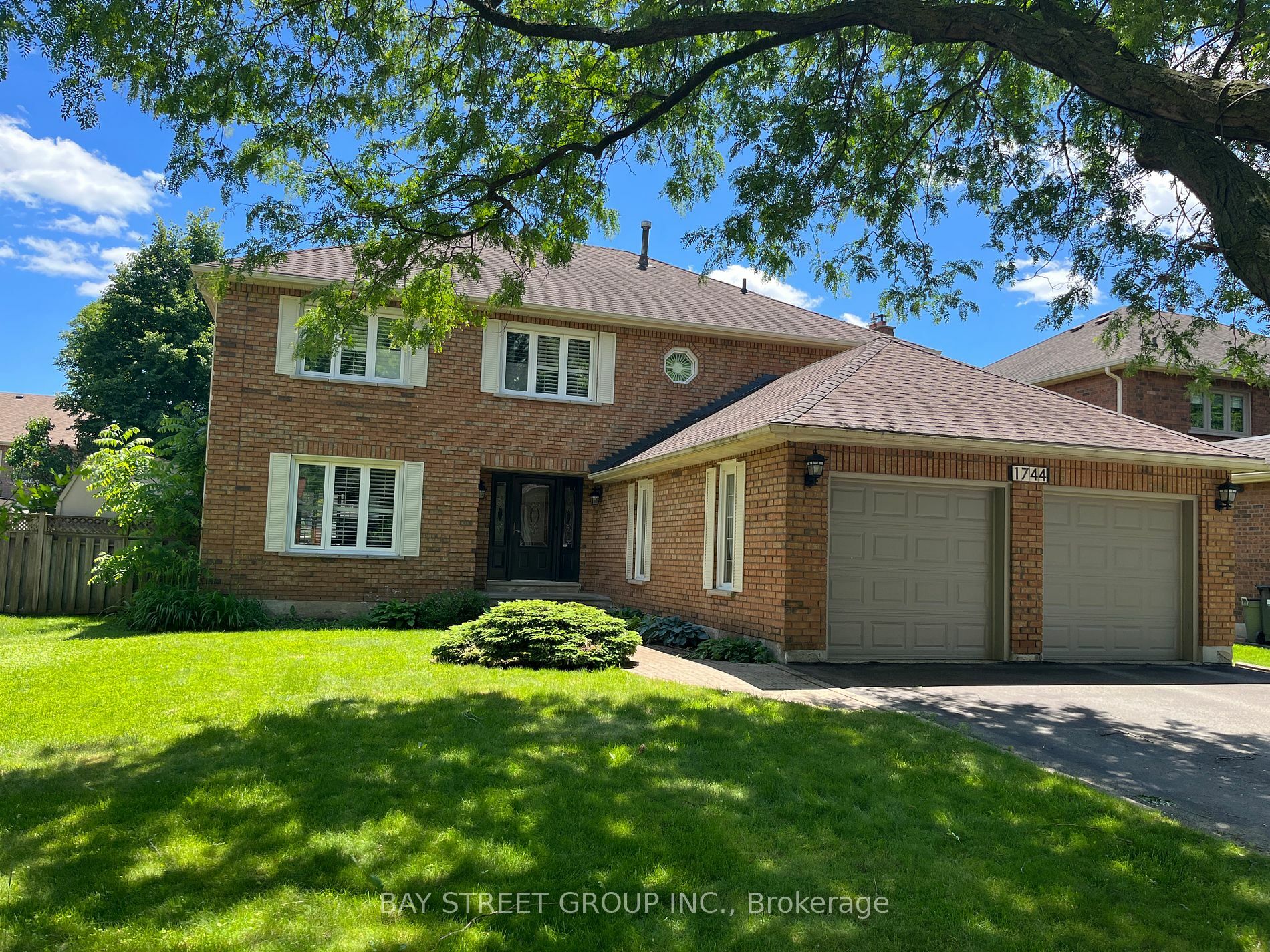 1744 Delderfield Cres  Mississauga ON L5M 3H3 photo