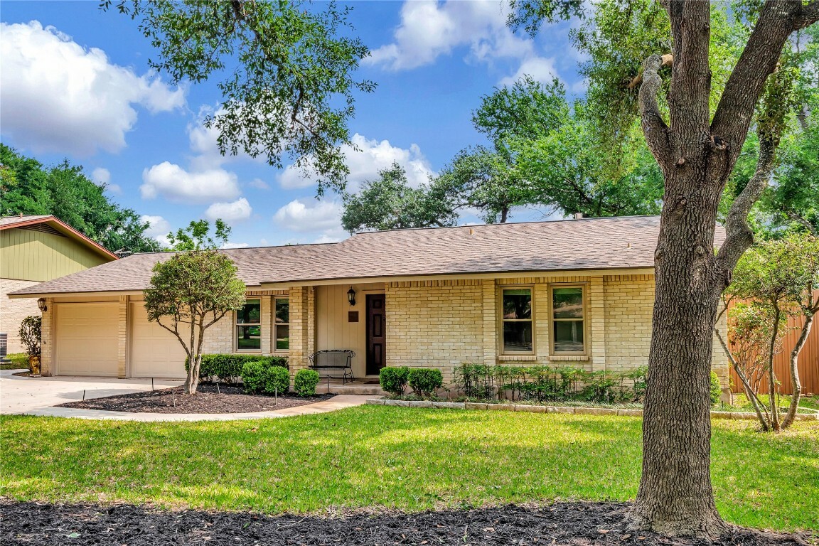 Property Photo:  6602 Three Oaks Circle  TX 78759 