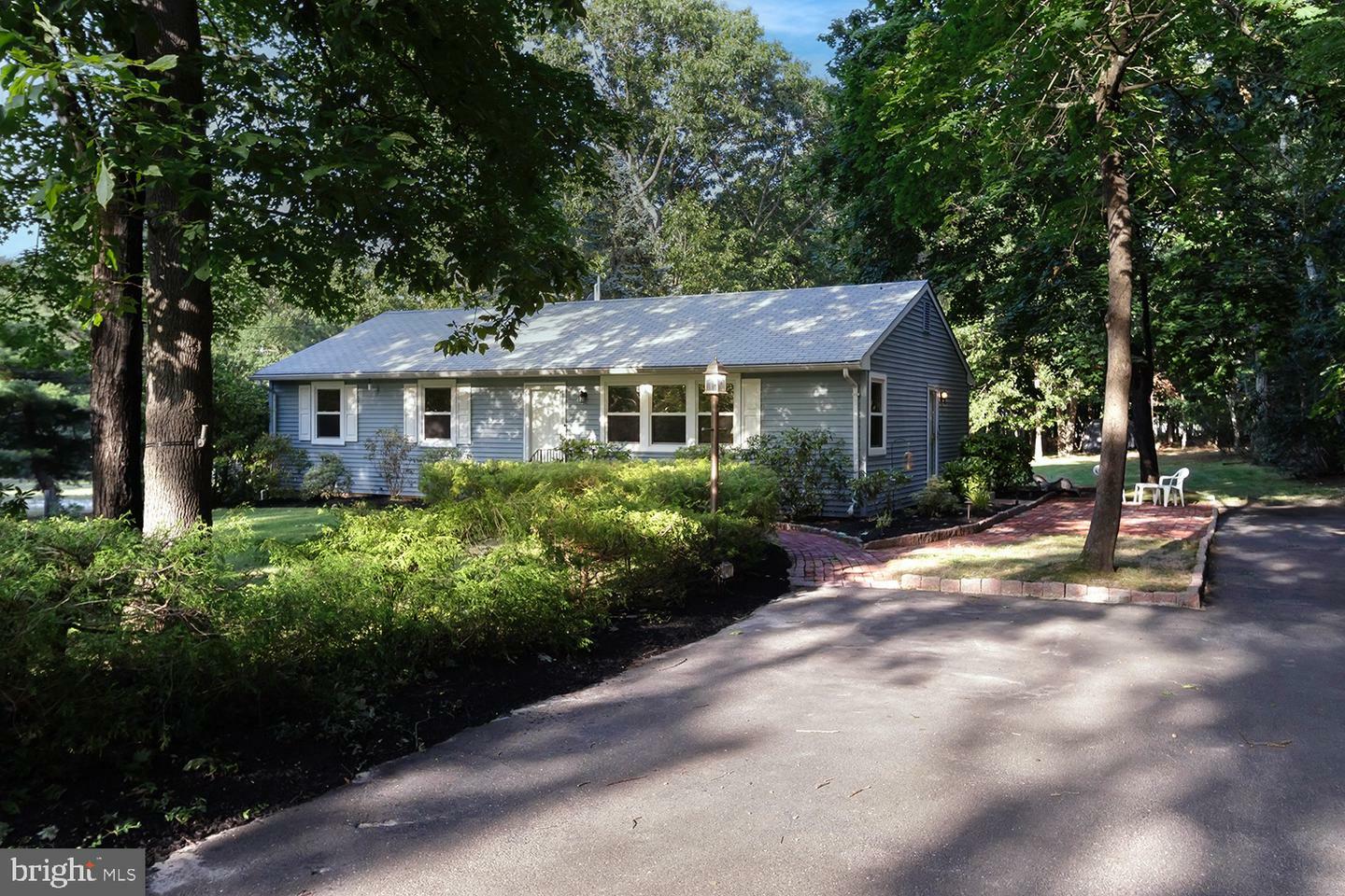 Property Photo:  6 Woodside Drive  NJ 08088 