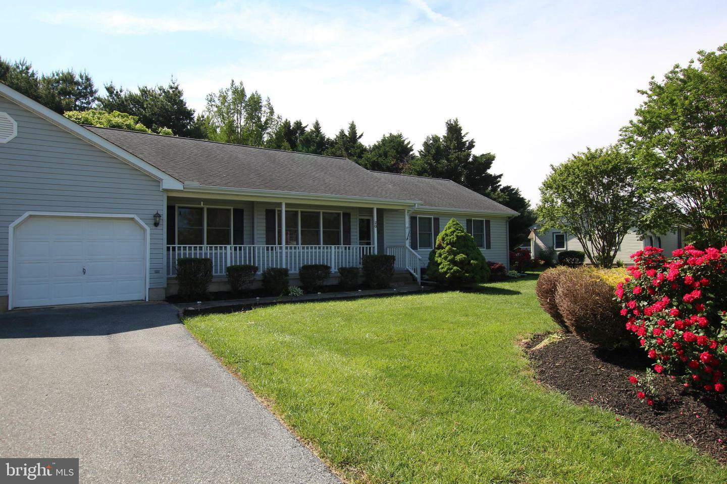 Property Photo:  20 Ancient Oak Drive  DE 19958 