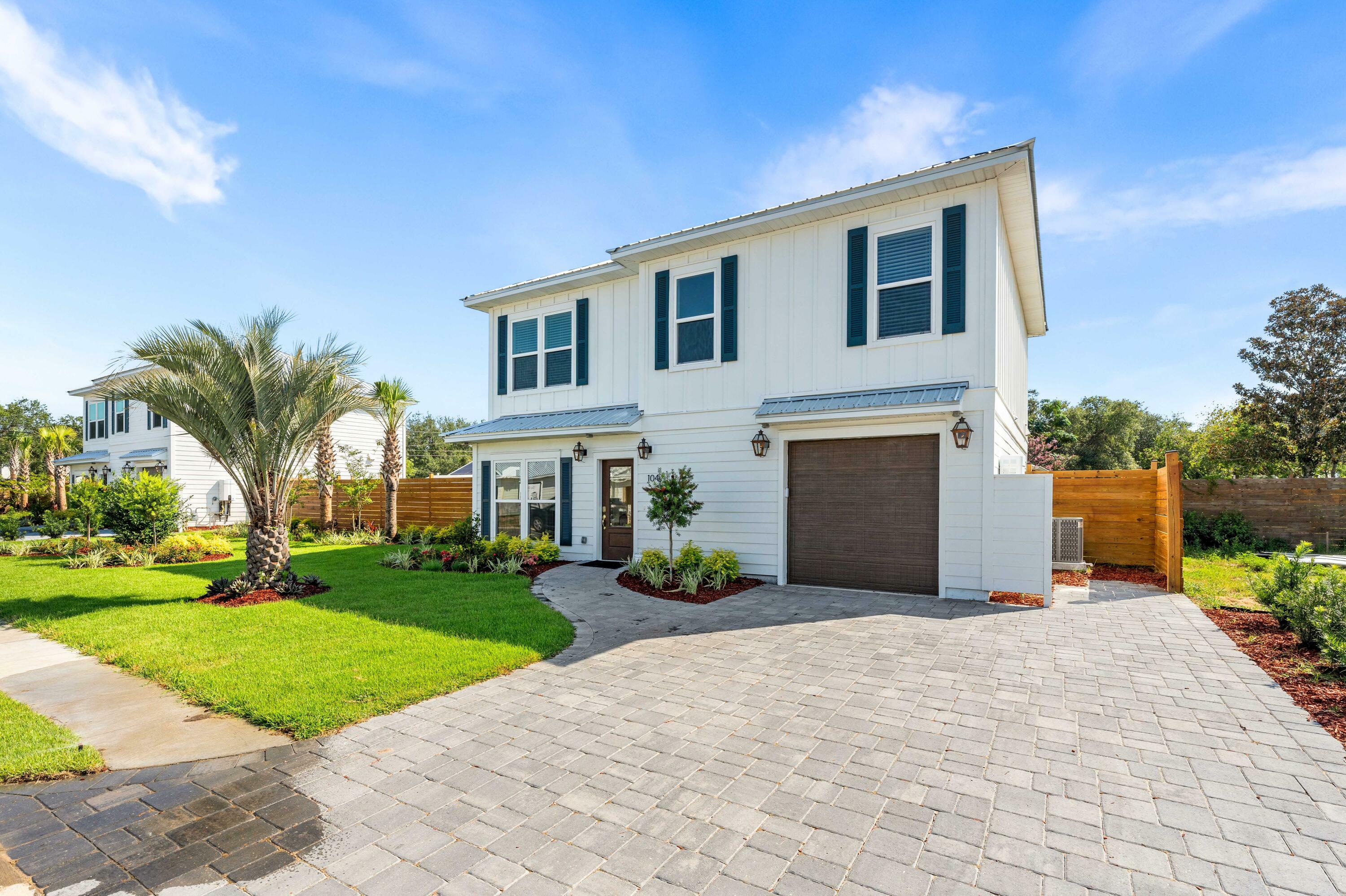 Property Photo: 104 Fletcher Way FL 32541