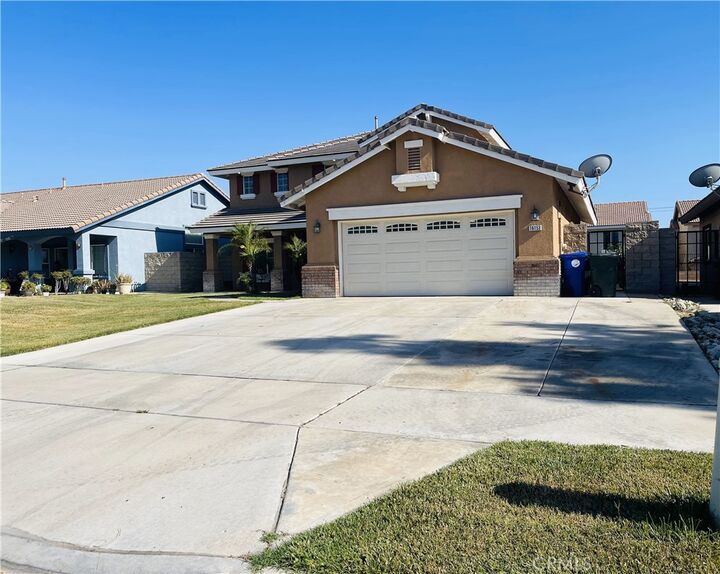 Property Photo:  16153 Star Crest Way  CA 92336 