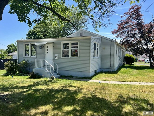 Property Photo:  33-35 Obal Avenue 33  NJ 07407 