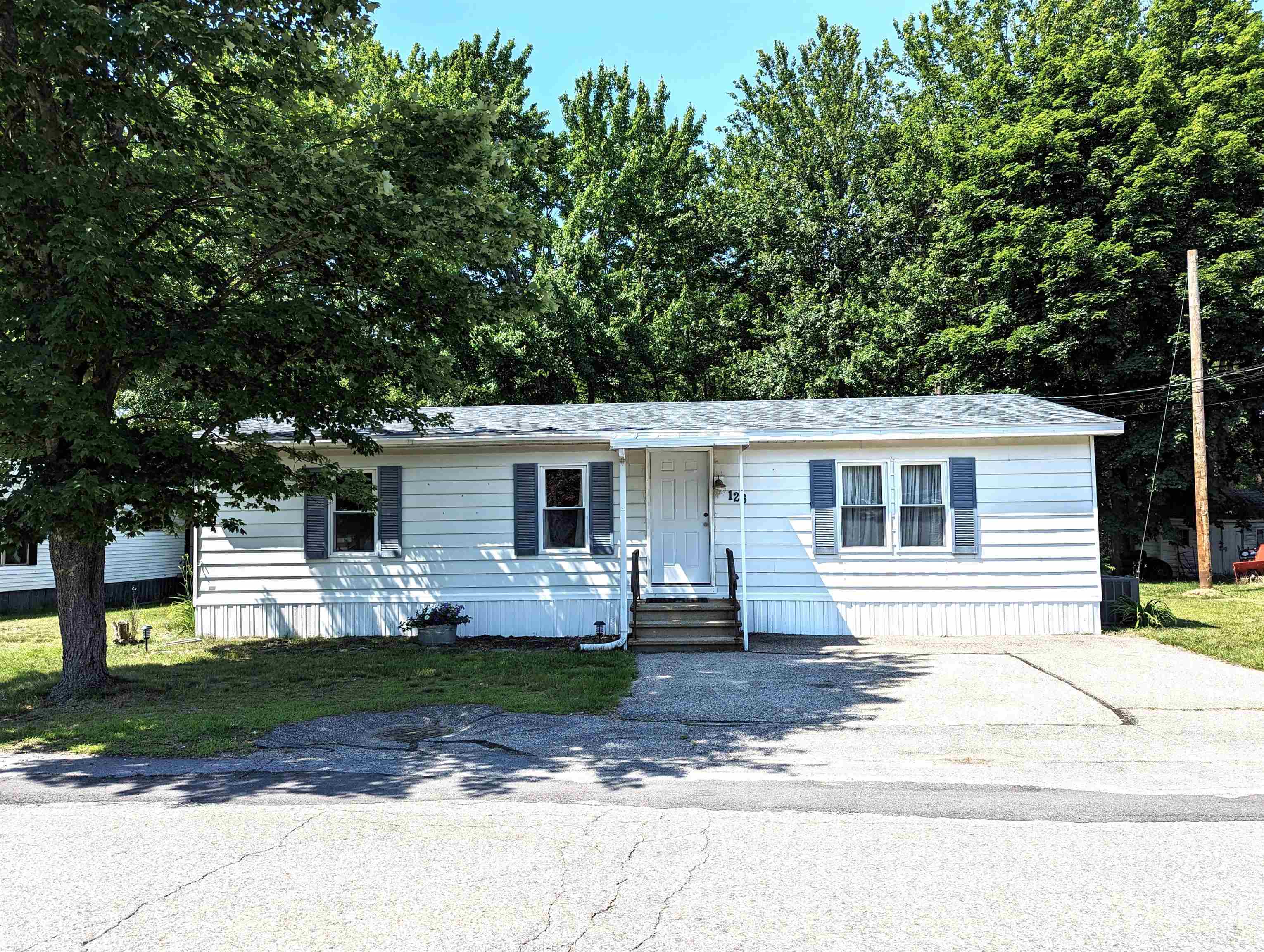 Property Photo:  126 Sherwood Glen  NH 03878 