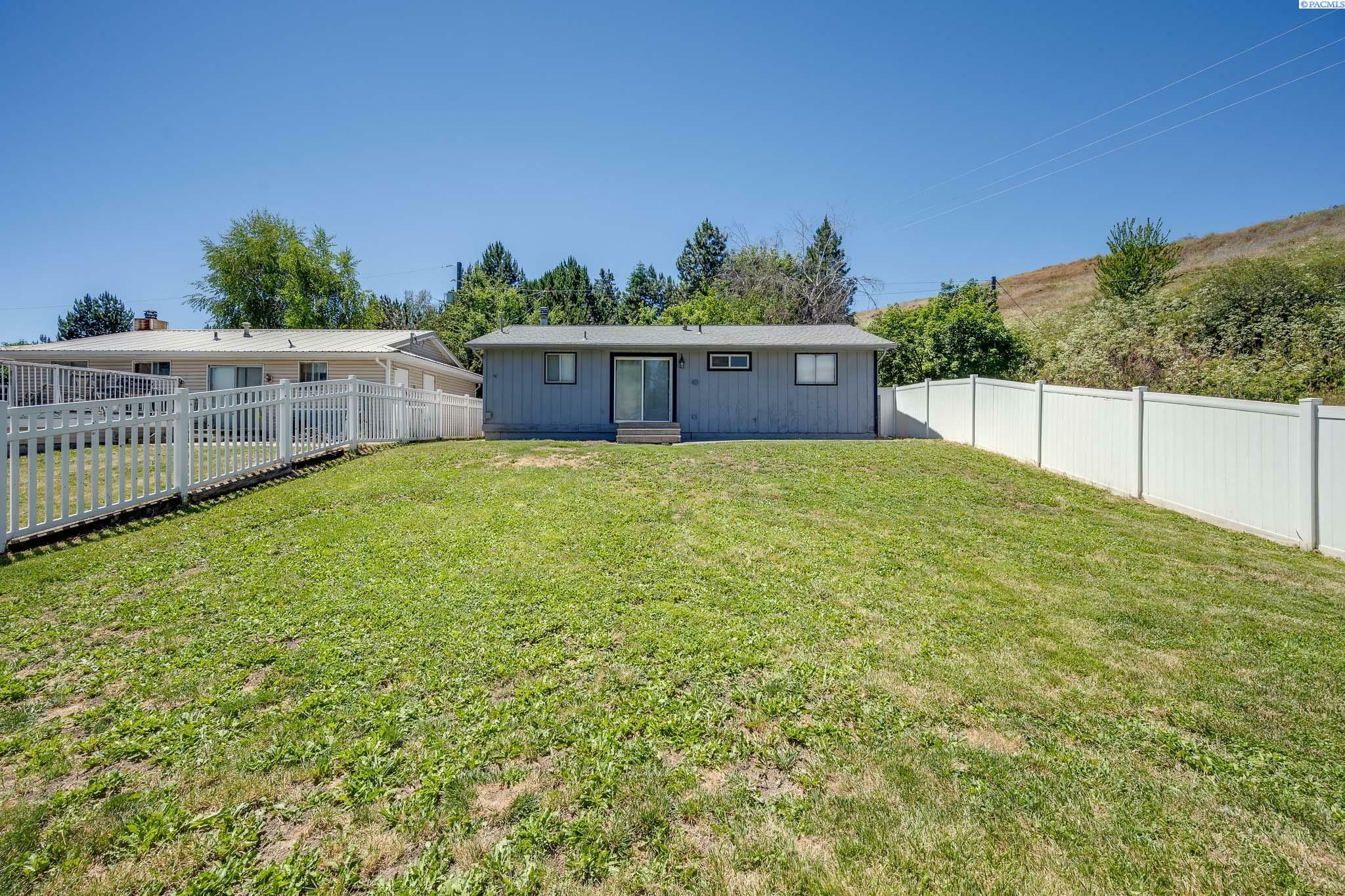 Property Photo:  508 W Front Street  WA 99102 