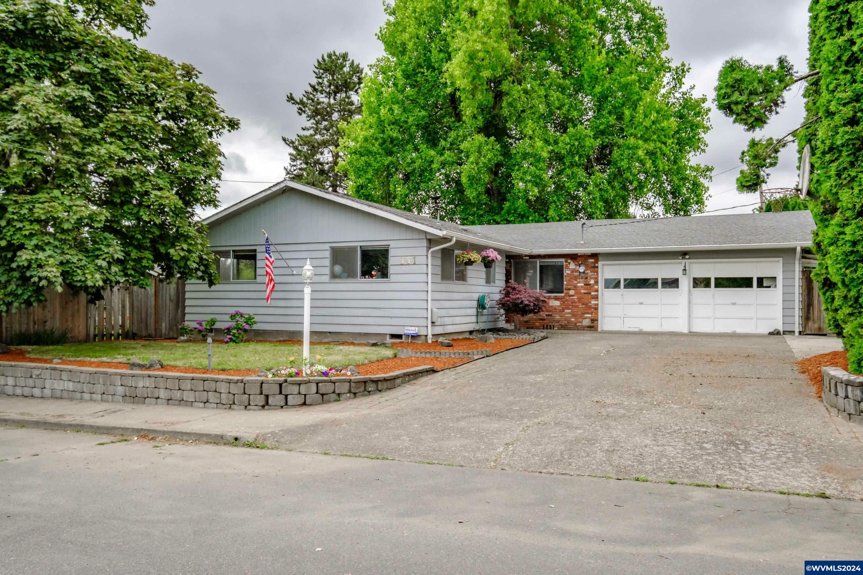 Property Photo:  361  Winegar Av E  OR 97361 