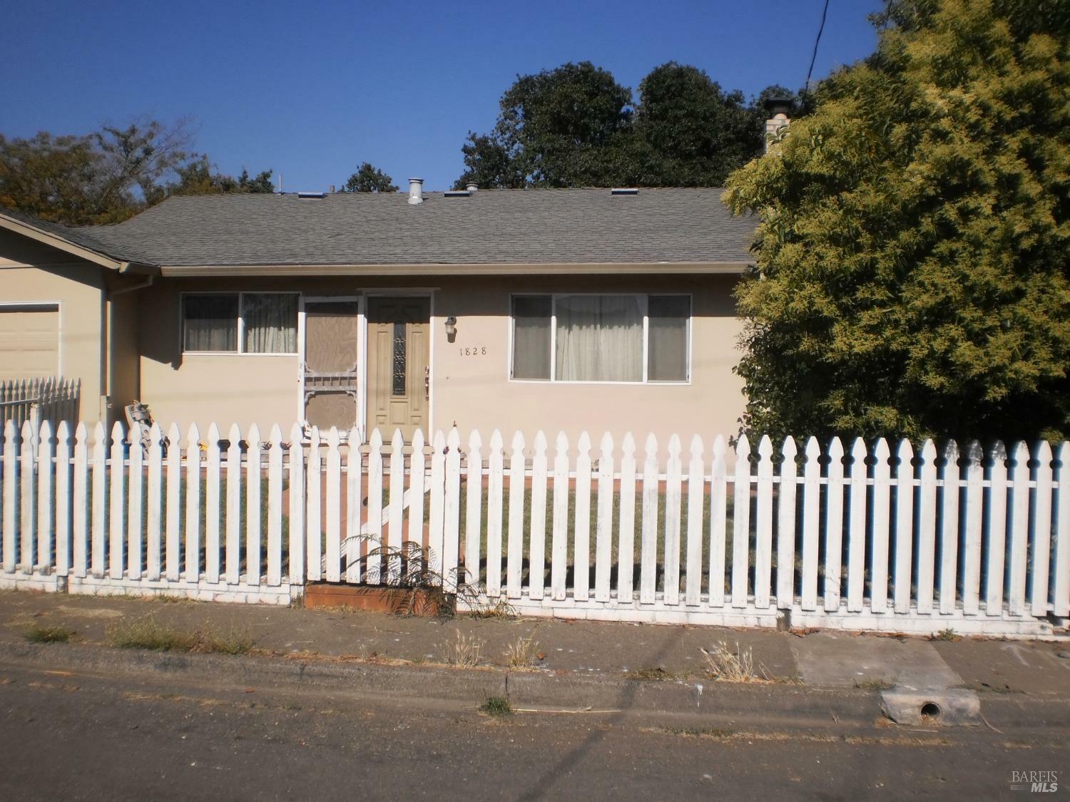 Property Photo:  1828 Rosewood Drive  CA 95407 