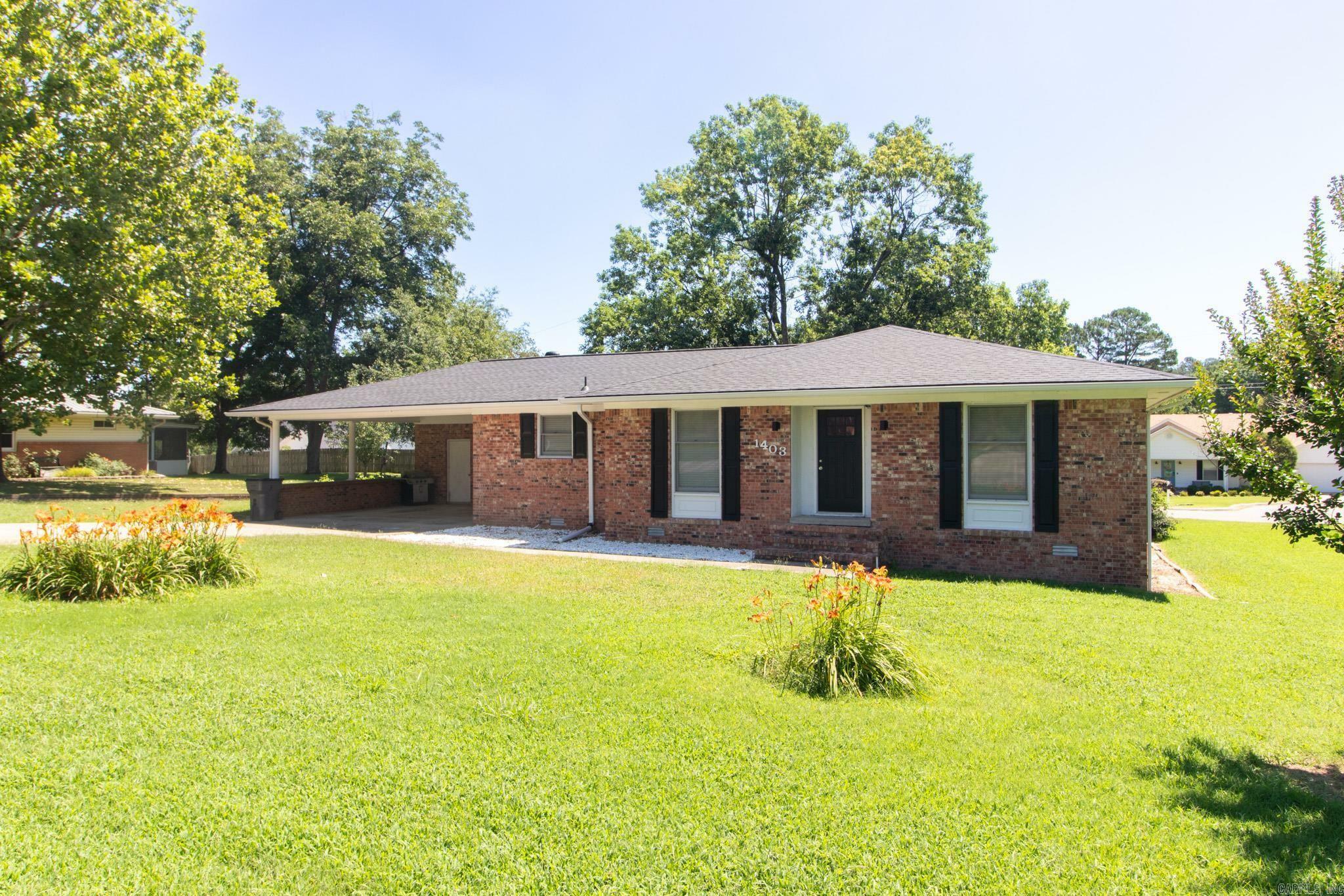 Property Photo:  1403 S 14th Street  AR 72450 