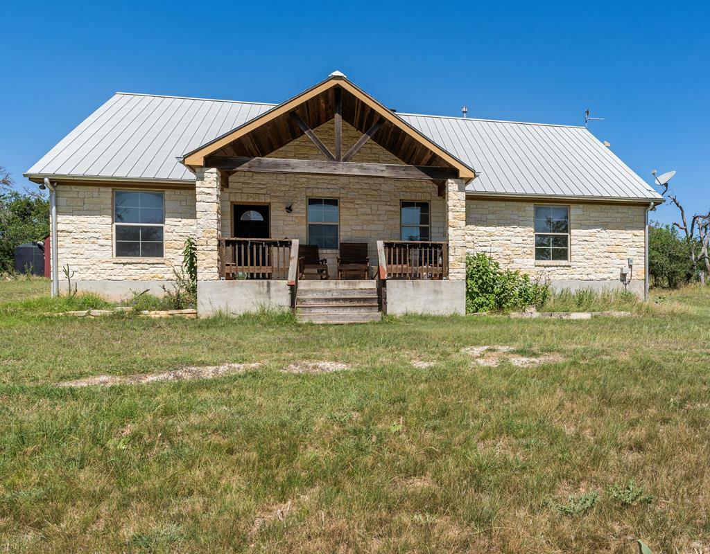 Property Photo:  714 Alamo Rd  TX 78624 