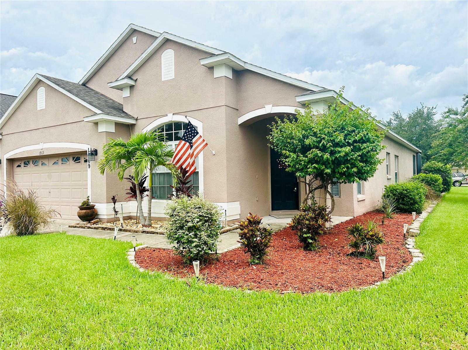 Property Photo:  1669 Anna Catherine Drive  FL 32828 