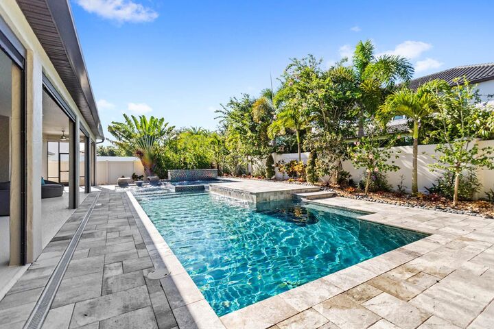 Property Photo: 8424 Karwick Street FL 32836