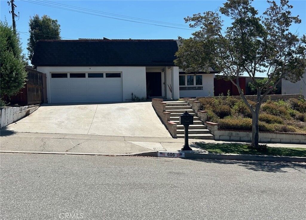 Property Photo:  606 Olive Avenue  CA 92821 