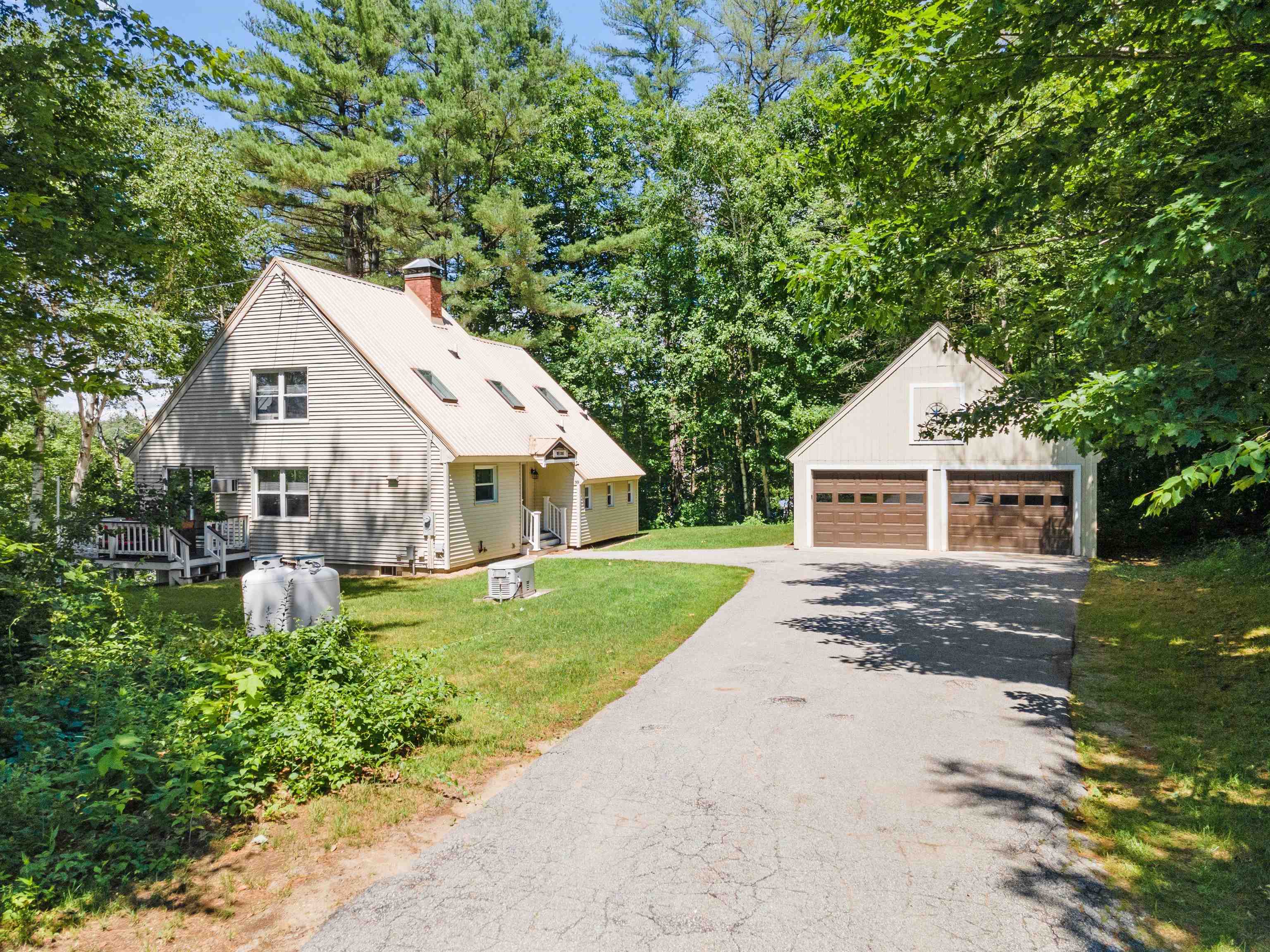 Property Photo:  10 Lakeview Drive  NH 03253 