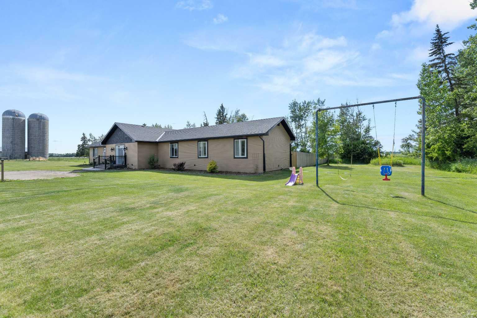 Photo de la propriété:  28537 334 Township  AB T4H 4B1 