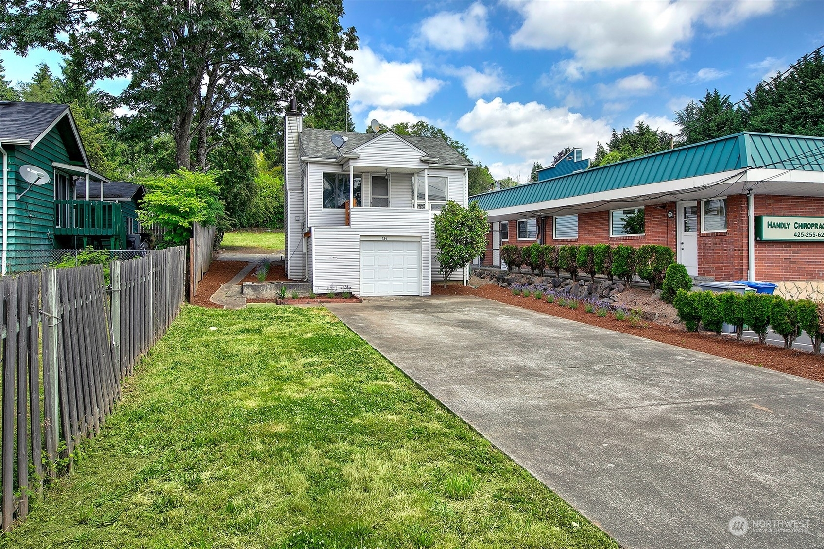 Property Photo:  624 SW Sunset Boulevard  WA 98057 