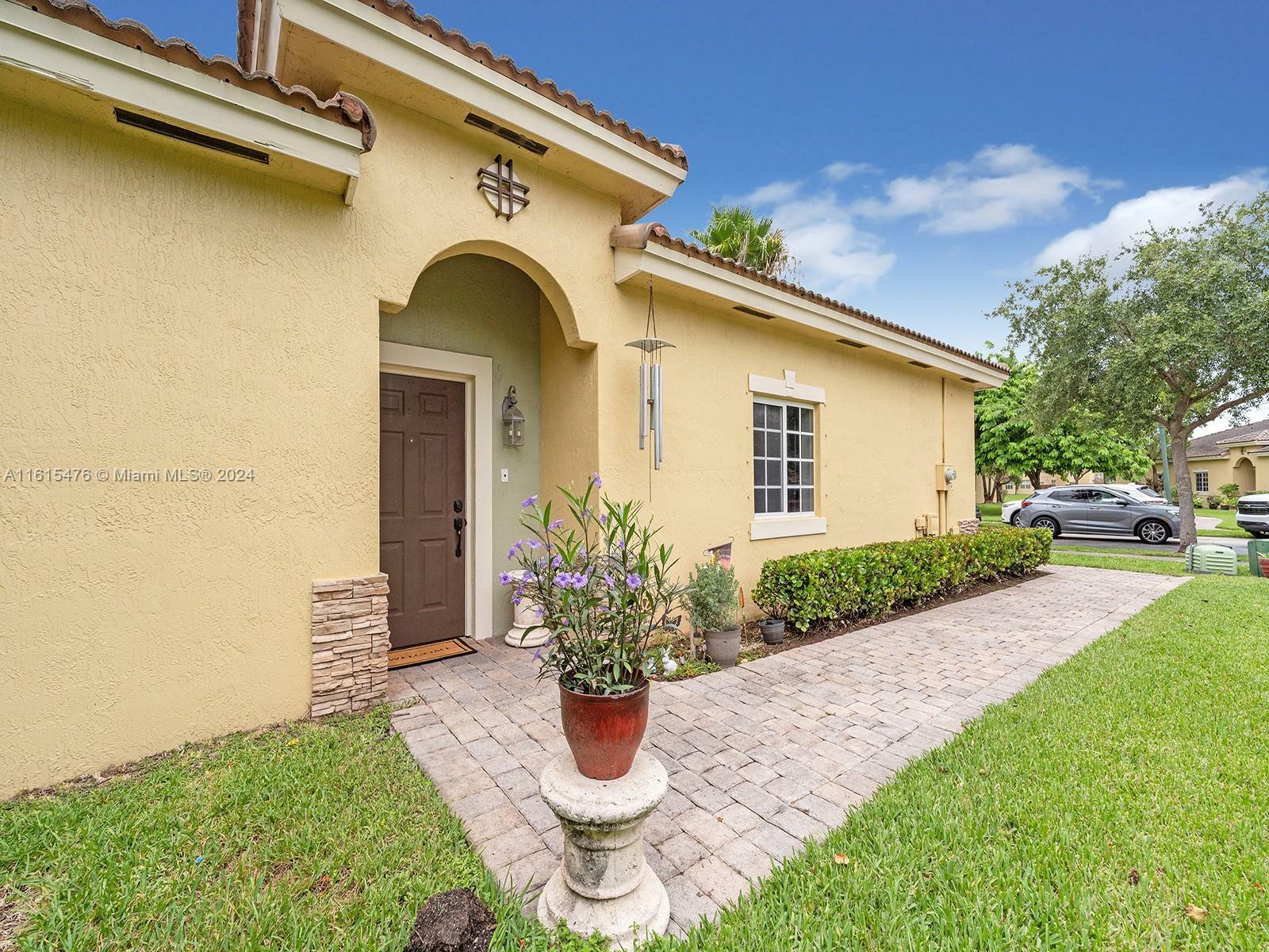 Property Photo:  3332 NE 11th Dr  FL 33033 