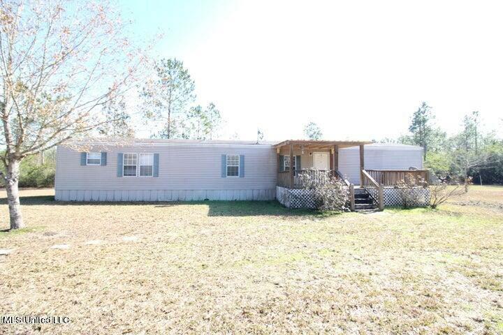 Property Photo:  2424 Gibson Road  MS 39562 