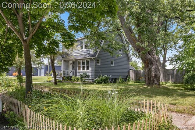 Property Photo:  639 E Hazelhurst Street  MI 48220 