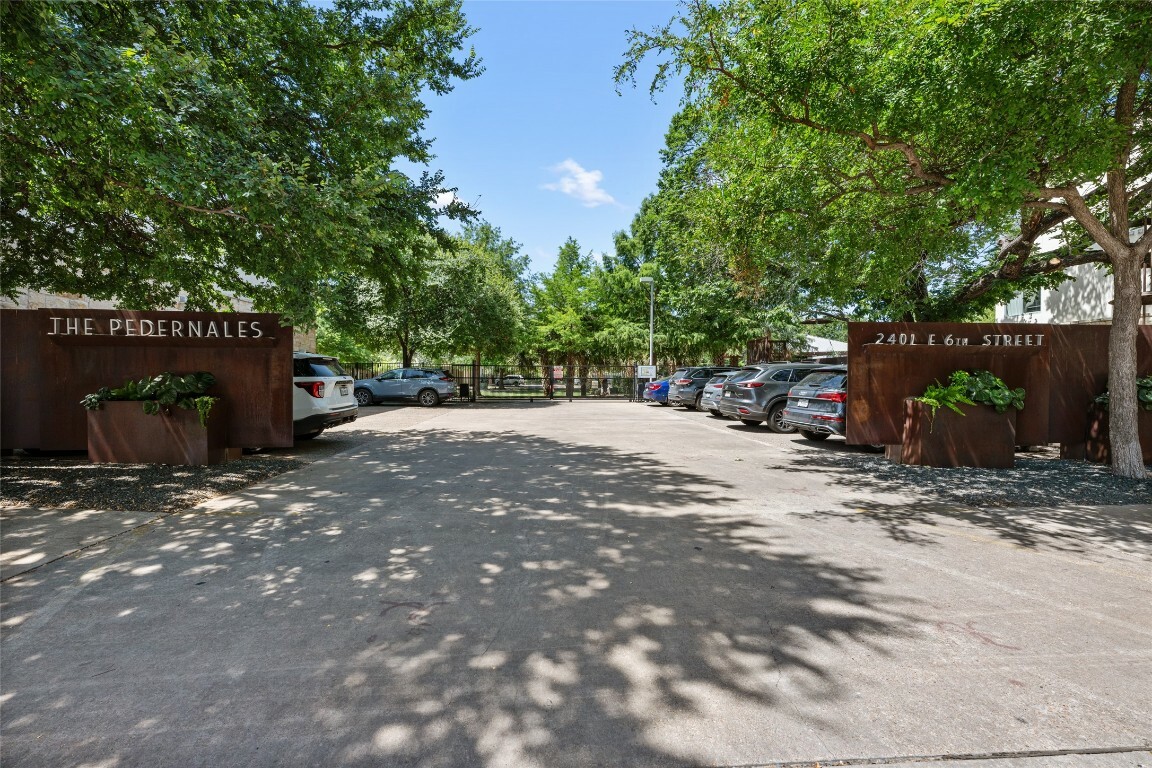 Property Photo:  2401 E 6th Street 6094  TX 78702 