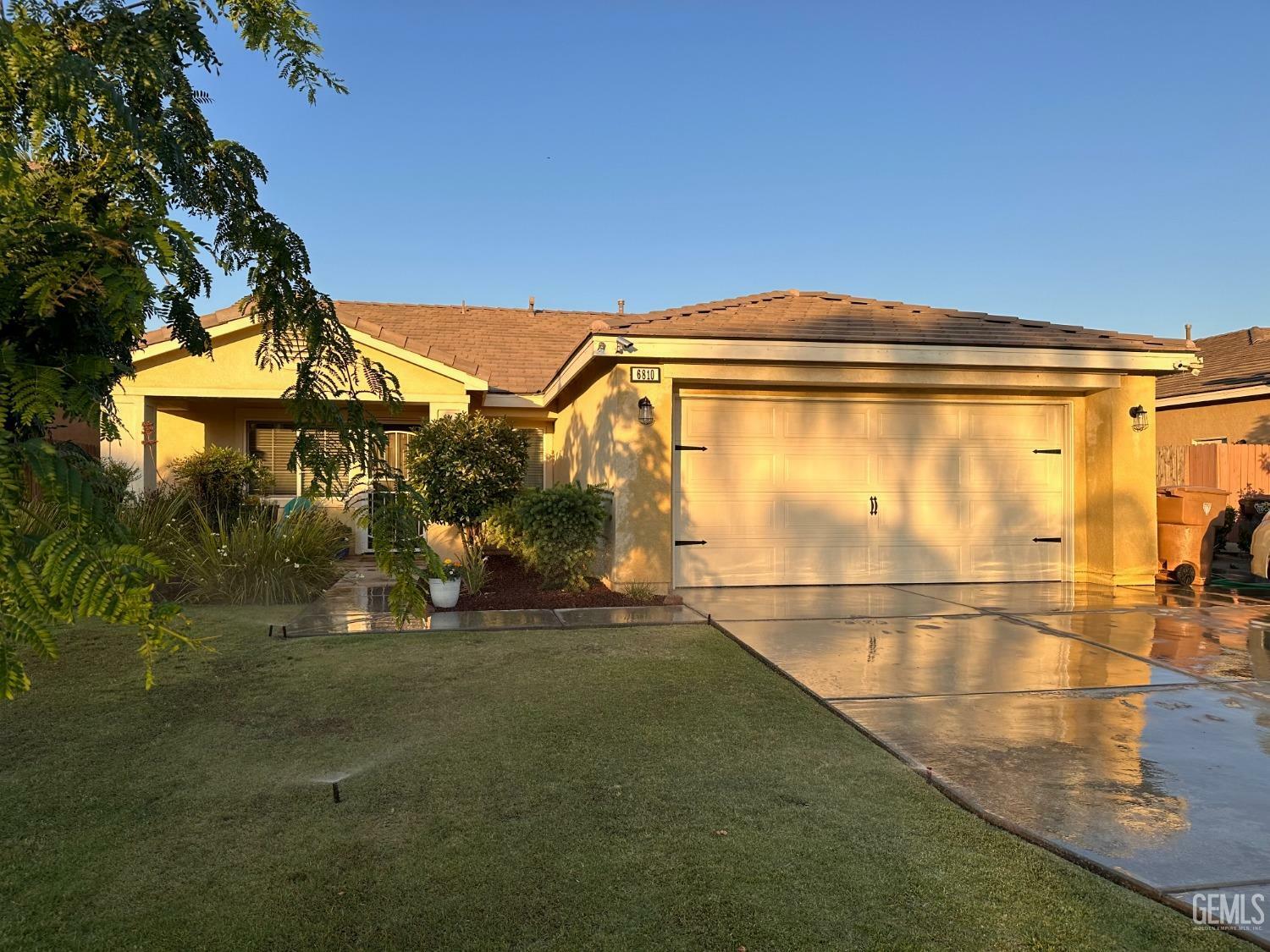 Property Photo:  6810 Trejo Drive  CA 93313 