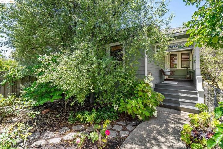 Property Photo: 5109 Lawton Ave CA 94618
