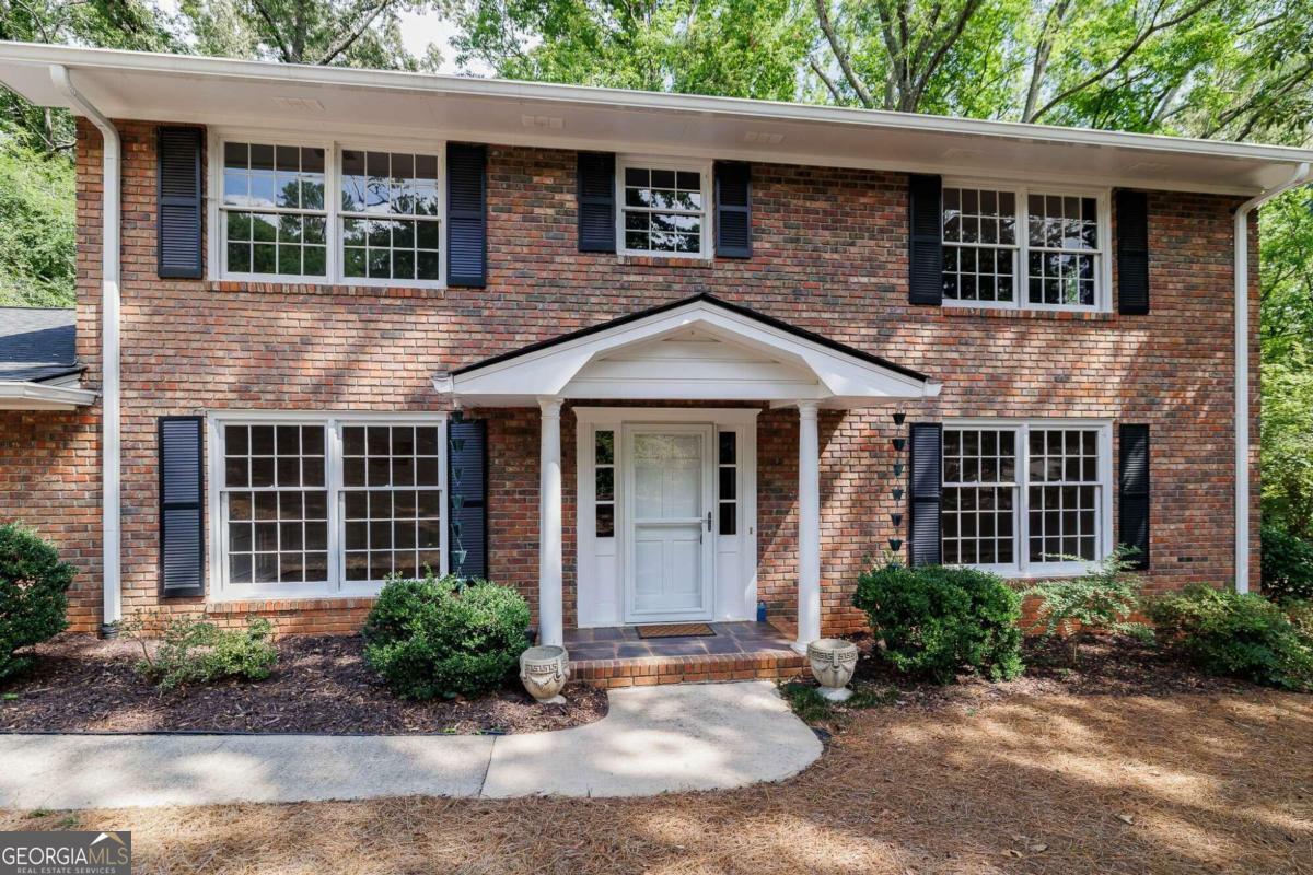 Property Photo:  140 Lullwater Road  GA 30606 