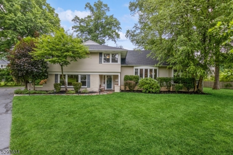 Property Photo: 7 Radley Ct NJ 07090