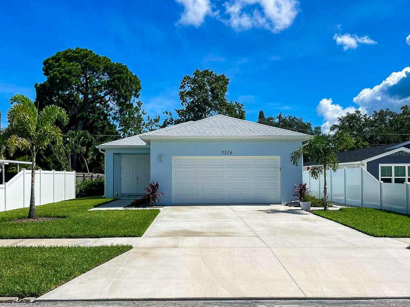 Property Photo:  5316 3rd Avenue W  FL 34209 