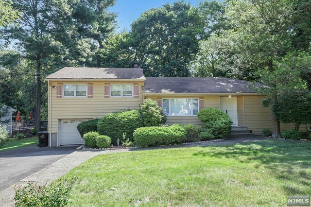 Property Photo:  376 Harrison Street  NJ 07652 