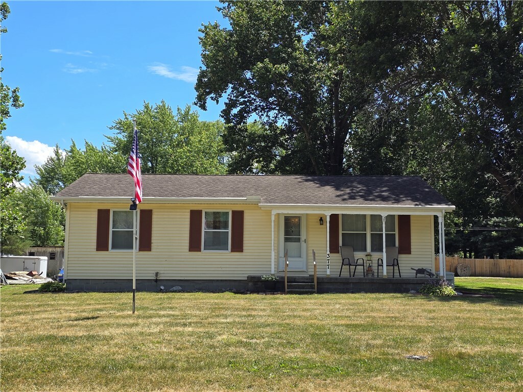 Property Photo:  377 E Montgomery Street  IL 62551 