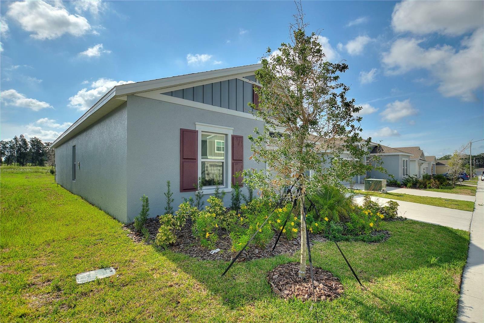 Property Photo:  313 Loch Court  FL 33837 